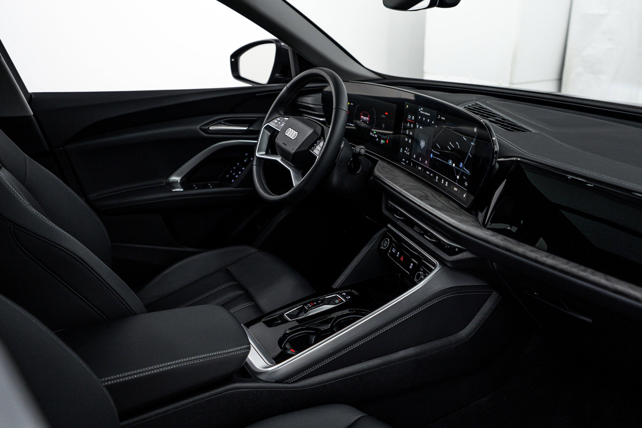 Certified 2025 Audi Q5 Premium w/ Convenience Package image 10