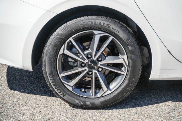 Certified 2024 Kia Forte LXS FWD image 12