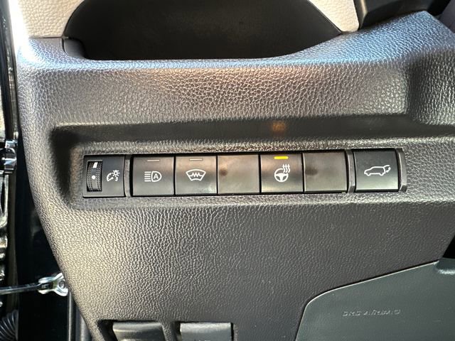 Used 2025 Toyota RAV4 XLE image 32