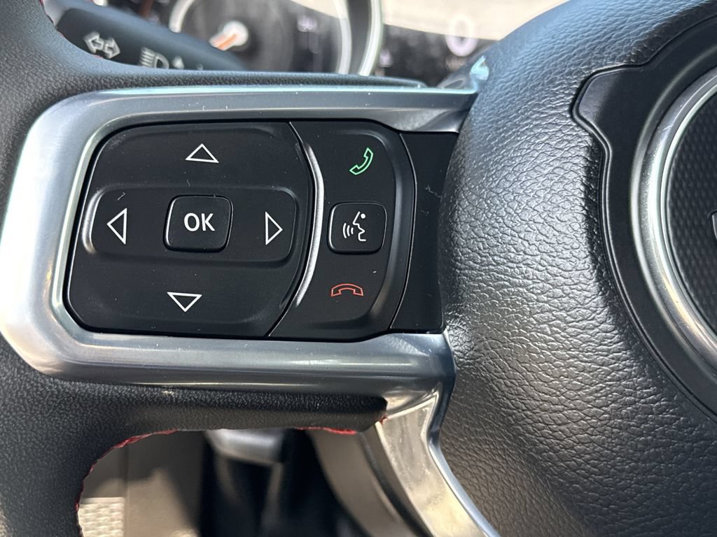 Used 2023 Jeep Gladiator Rubicon w/ LED Lighting Group AWD/4WD image 16