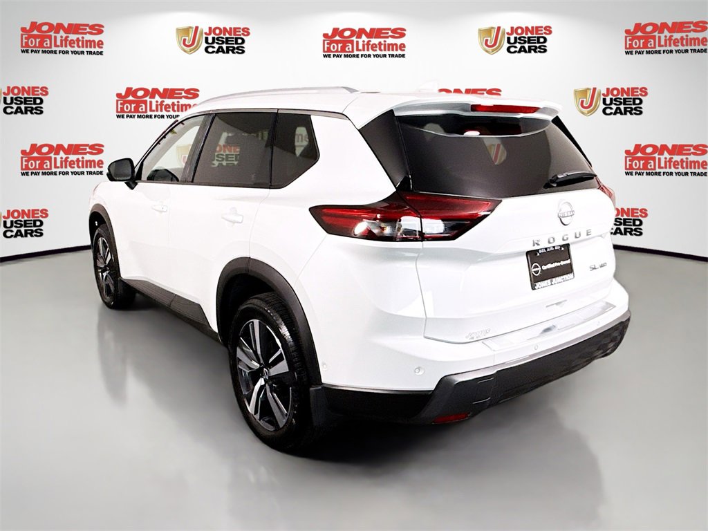Certified 2025 Nissan Rogue SL w/ SL Premium Package image 2