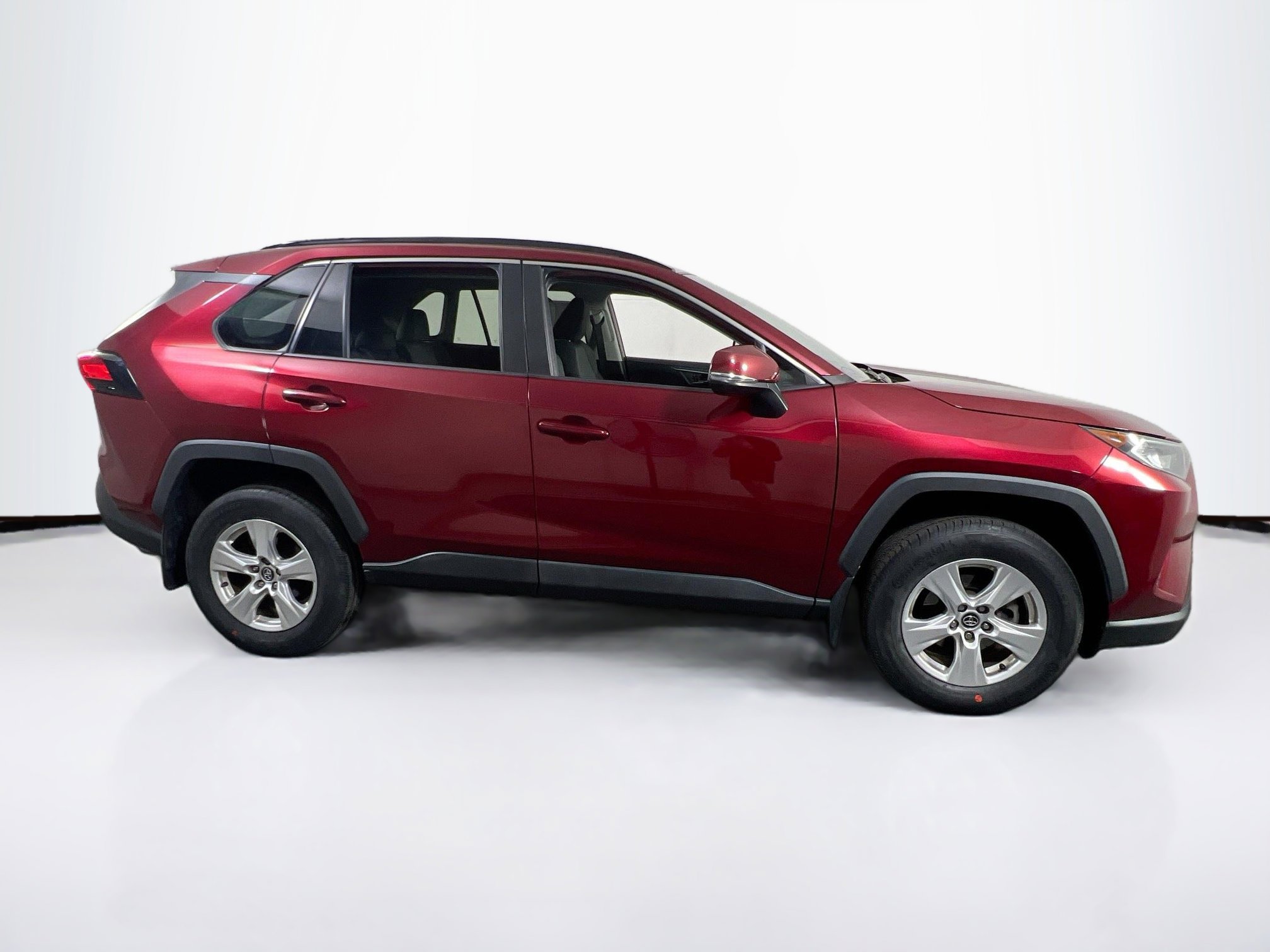 Used 2020 Toyota RAV4 XLE w/ All Weather Liner Package image 4