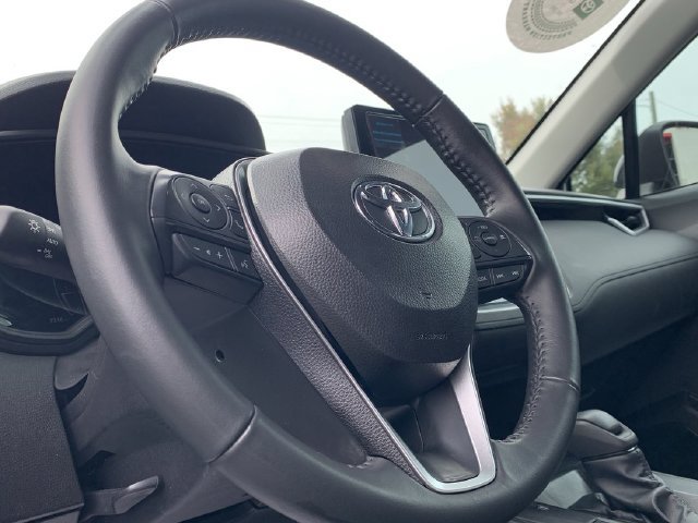 Used 2026 Toyota Corolla Cross LE w/ Moonroof Package FWD image 19