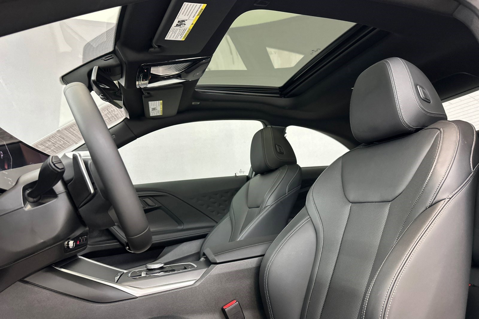 Used 2025 BMW 230i Coupe w/ Convenience Package RWD image 15
