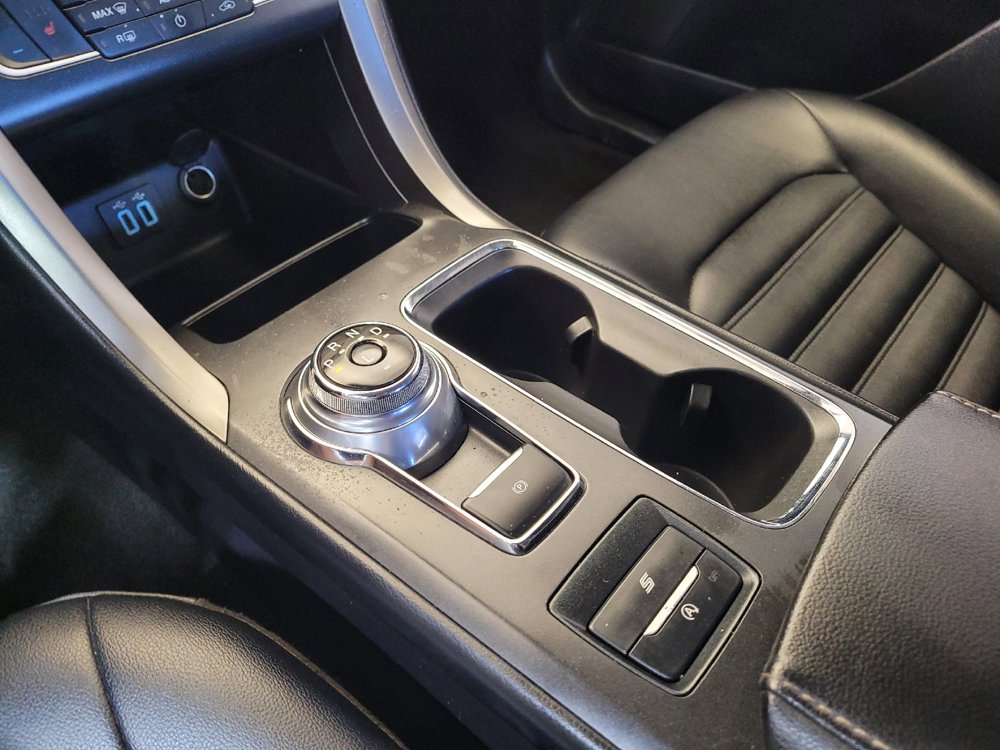 Used 2020 Ford Fusion SEL FWD image 26