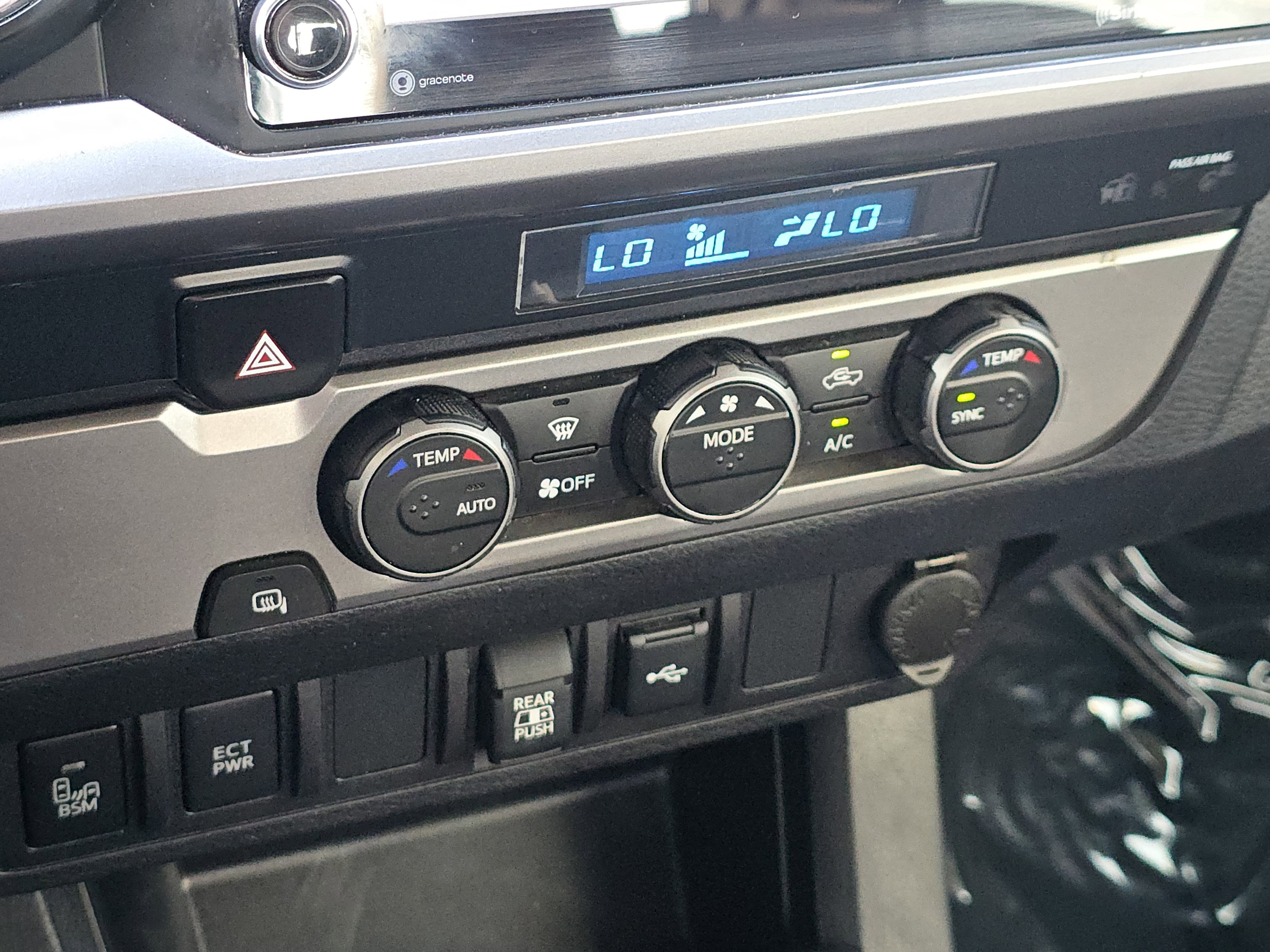 Used 2022 Toyota Tacoma SR5 w/ Technology Package image 21