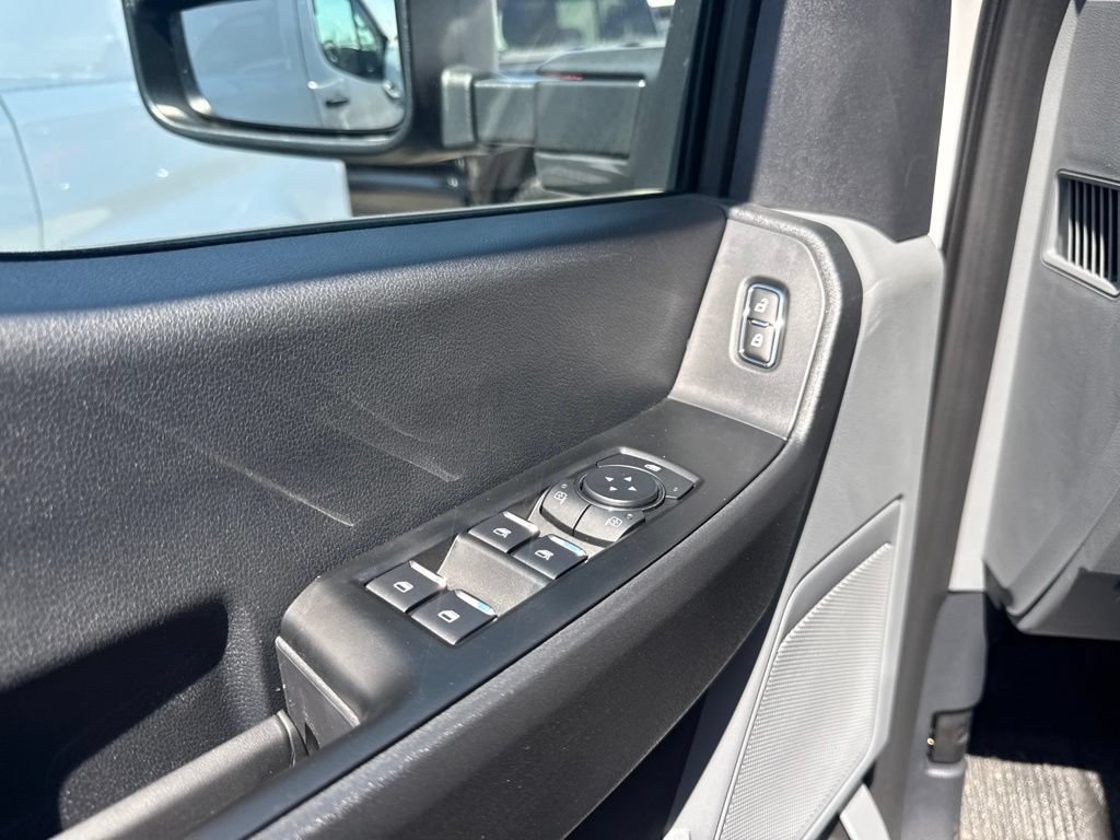 New 2026 Ford F550 4x4 Crew Cab image 7