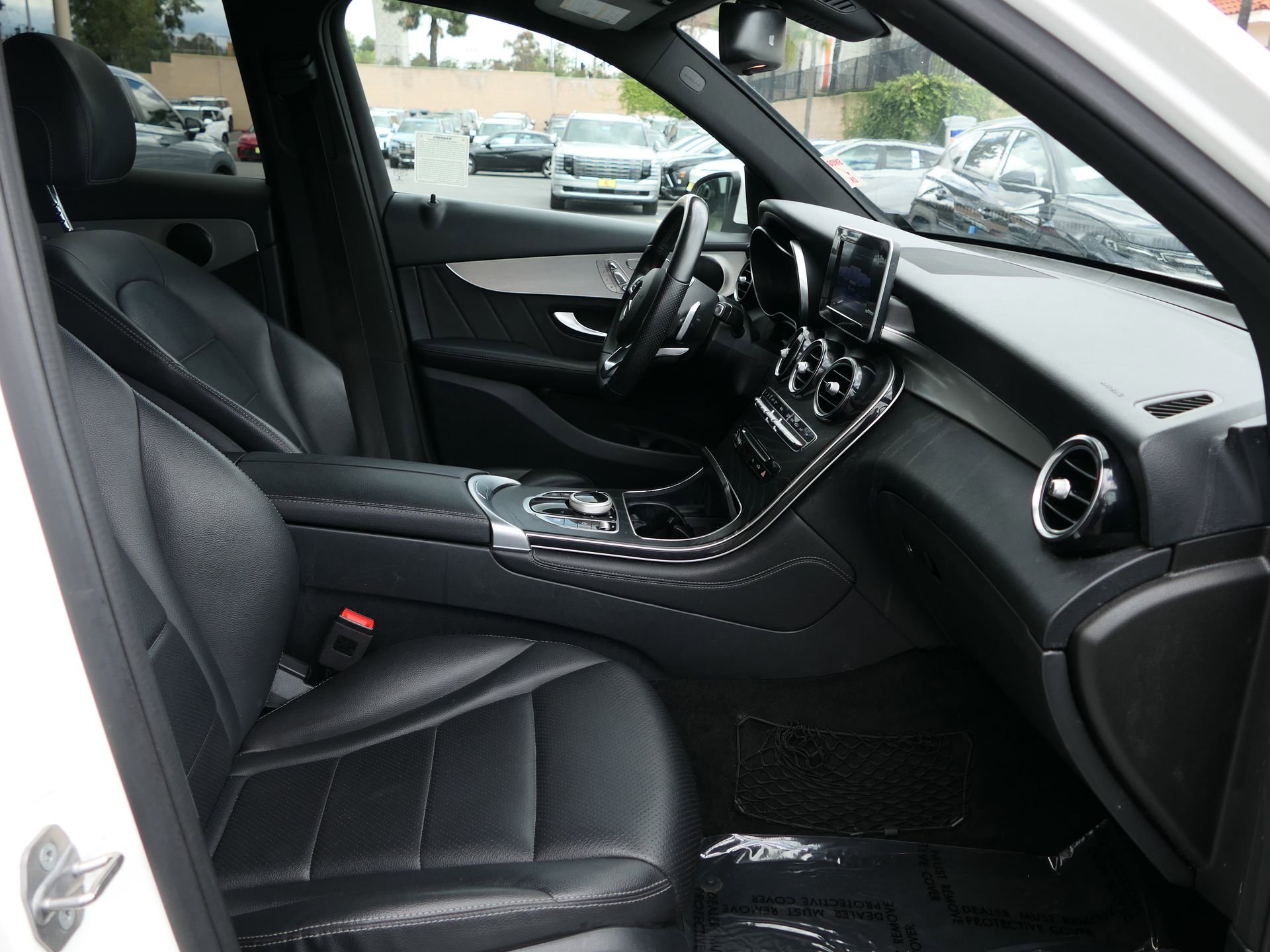 Used 2019 Mercedes-Benz GLC 300 w/ AMG Line image 27