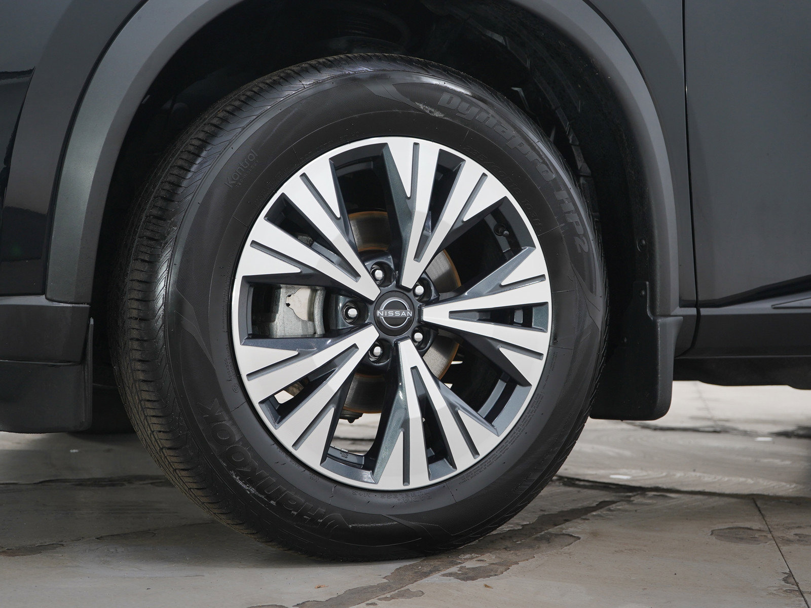 Used 2023 Nissan Rogue SV w/ SV Premium B Package image 31