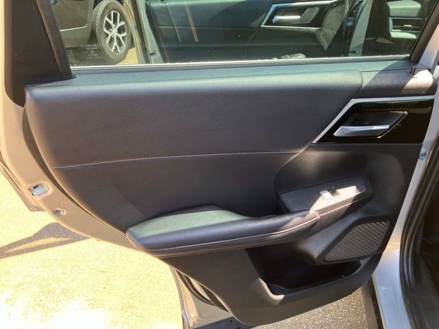 Used 2023 Mitsubishi Outlander SE AWD/4WD image 22