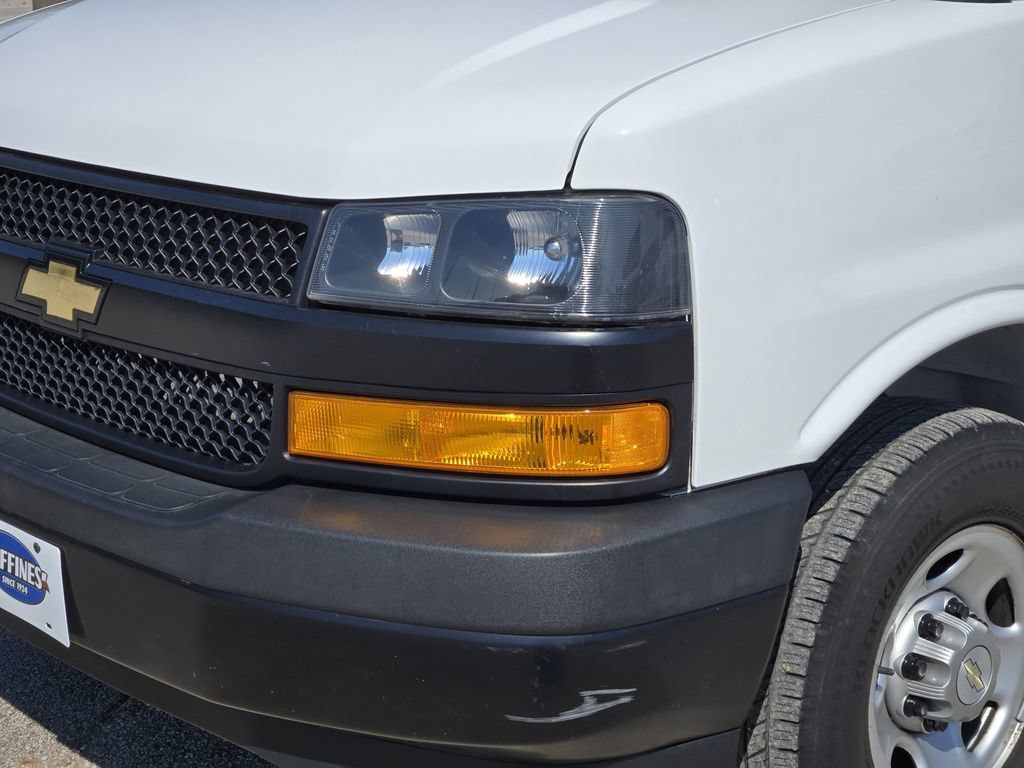 Used 2021 Chevrolet Express 2500 RWD image 9