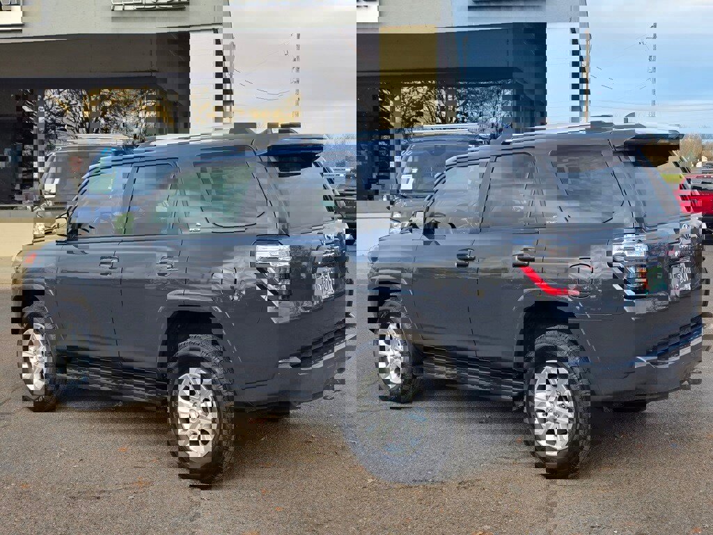 Used 2024 Toyota 4Runner SR5 Premium image 30