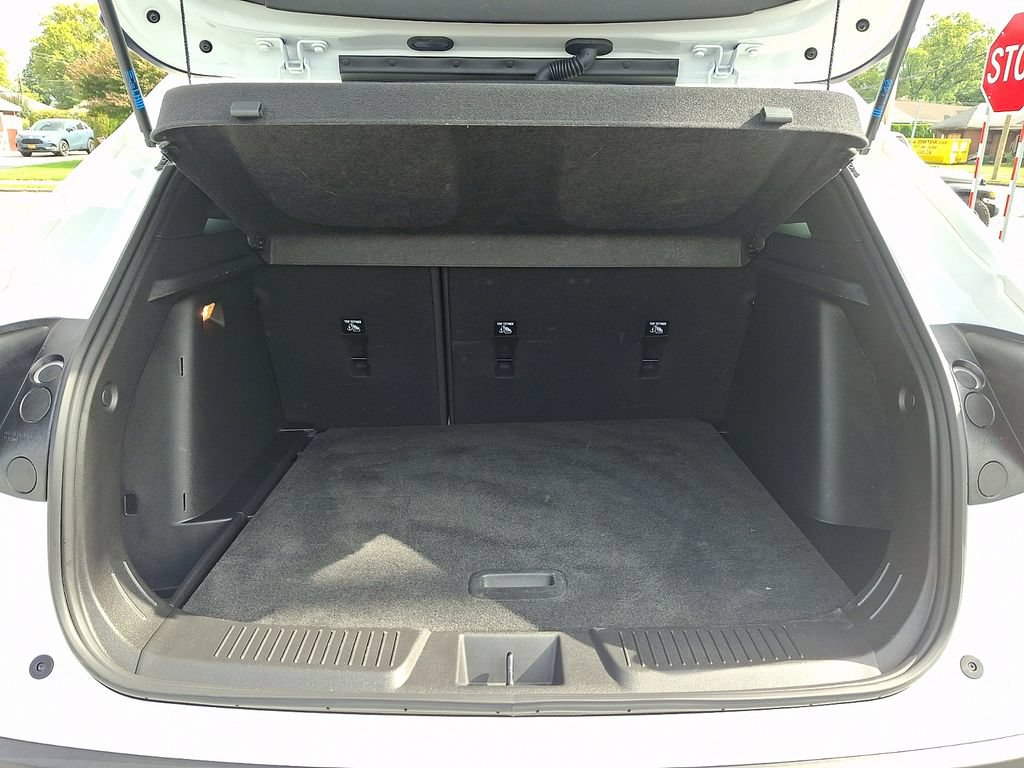 Certified 2024 Chevrolet Trax RS w/ Sunroof Package FWD image 34
