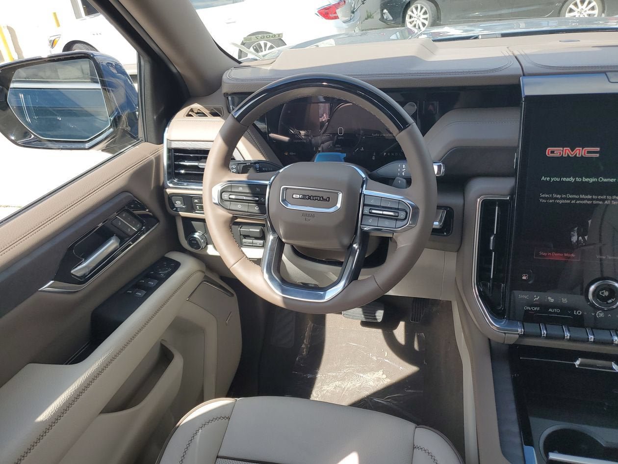 New 2026 GMC Yukon XL Denali w/ Denali Reserve Package RWD image 13