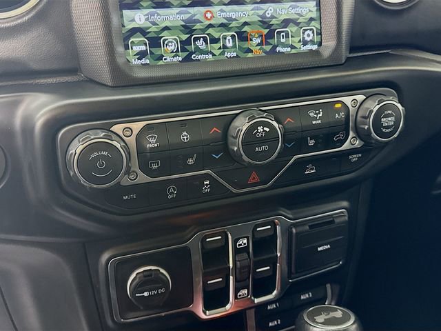 Used 2022 Jeep Wrangler Unlimited Sahara w/ LED Lighting Group AWD/4WD image 16