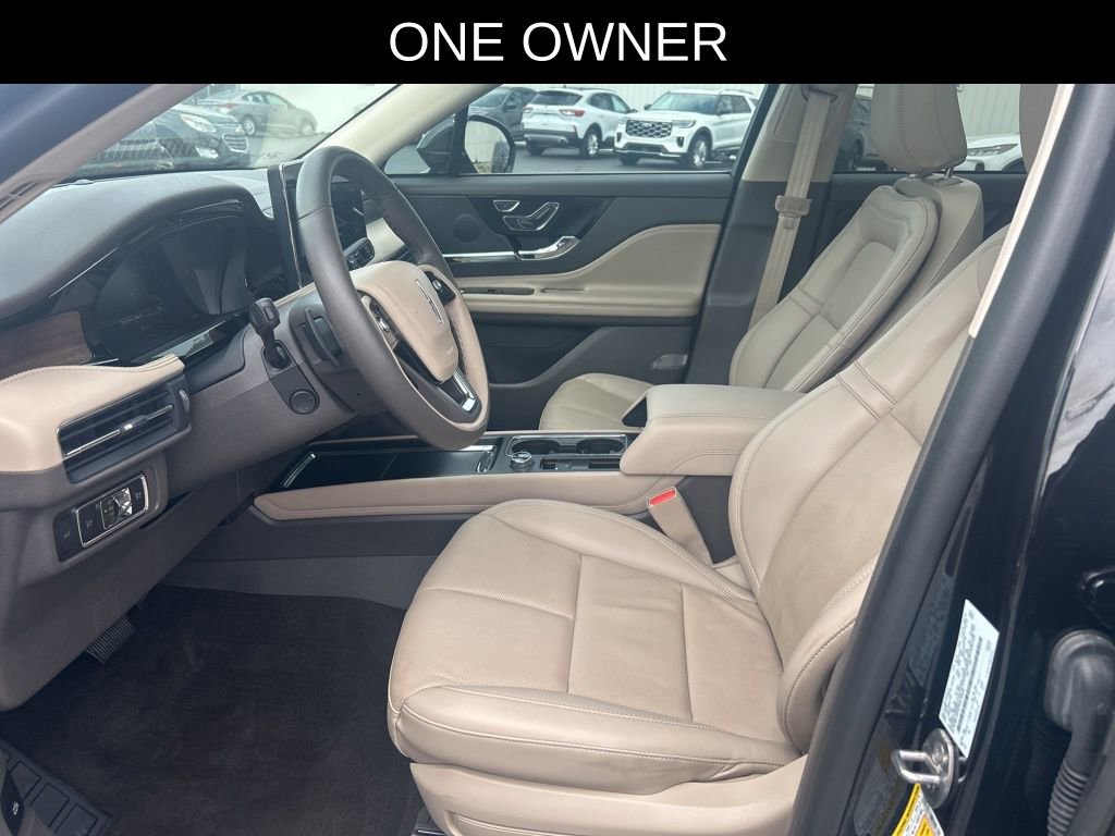 Used 2023 Lincoln Corsair Reserve w/ Equipment Group 201A FWD image 5