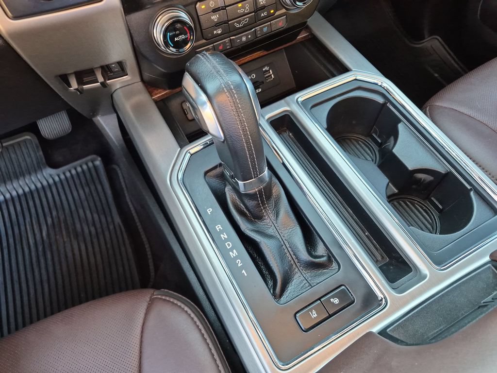 Used 2015 Ford F150 Platinum w/ Equipment Group 701A Luxury AWD/4WD image 30