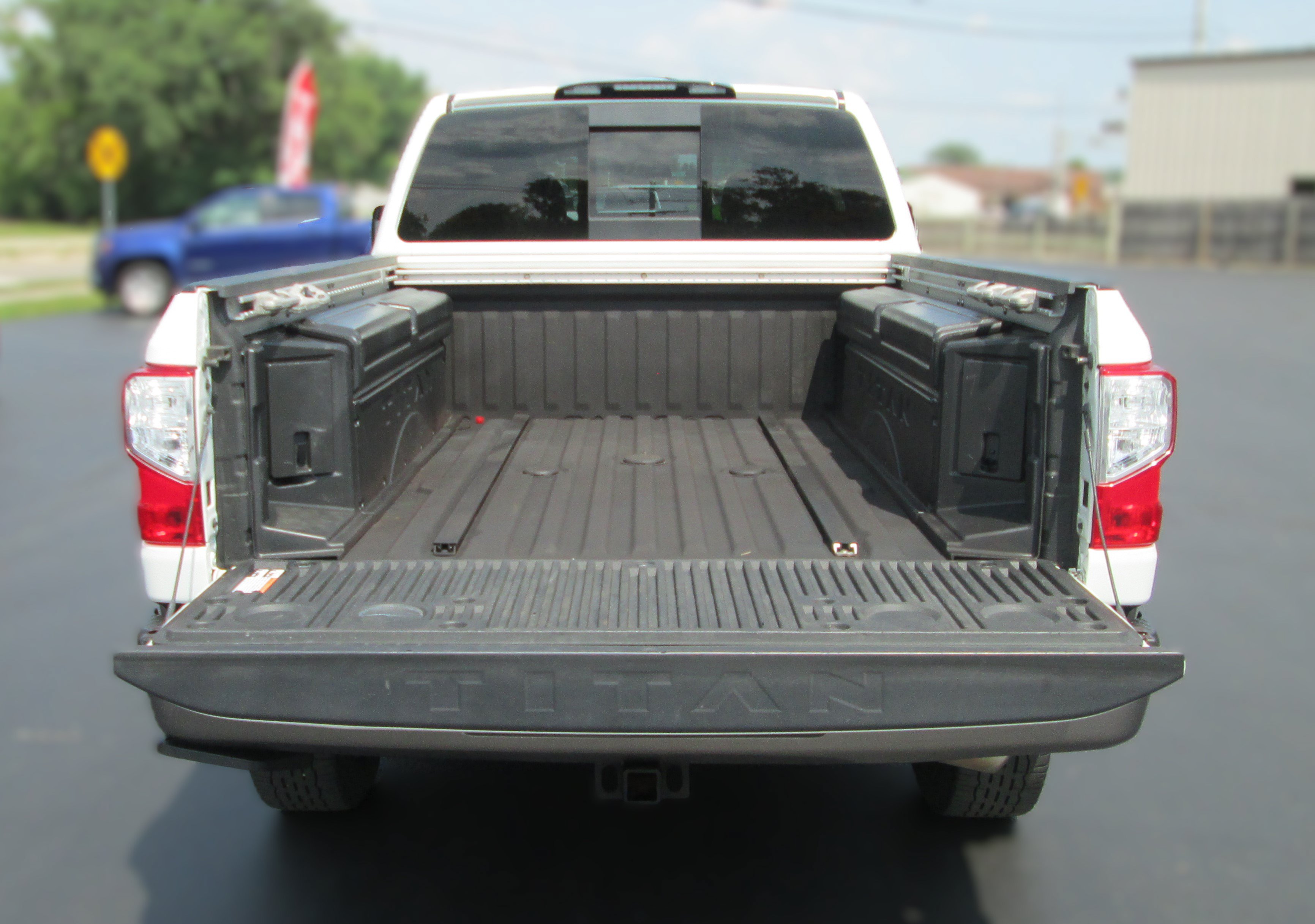 Used 2019 Nissan Titan Platinum Reserve w/ Platinum Utility Package AWD/4WD image 9