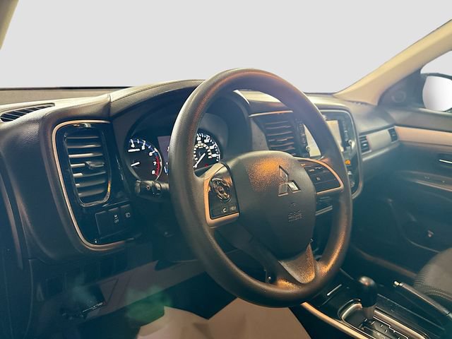 Used 2018 Mitsubishi Outlander ES FWD image 10