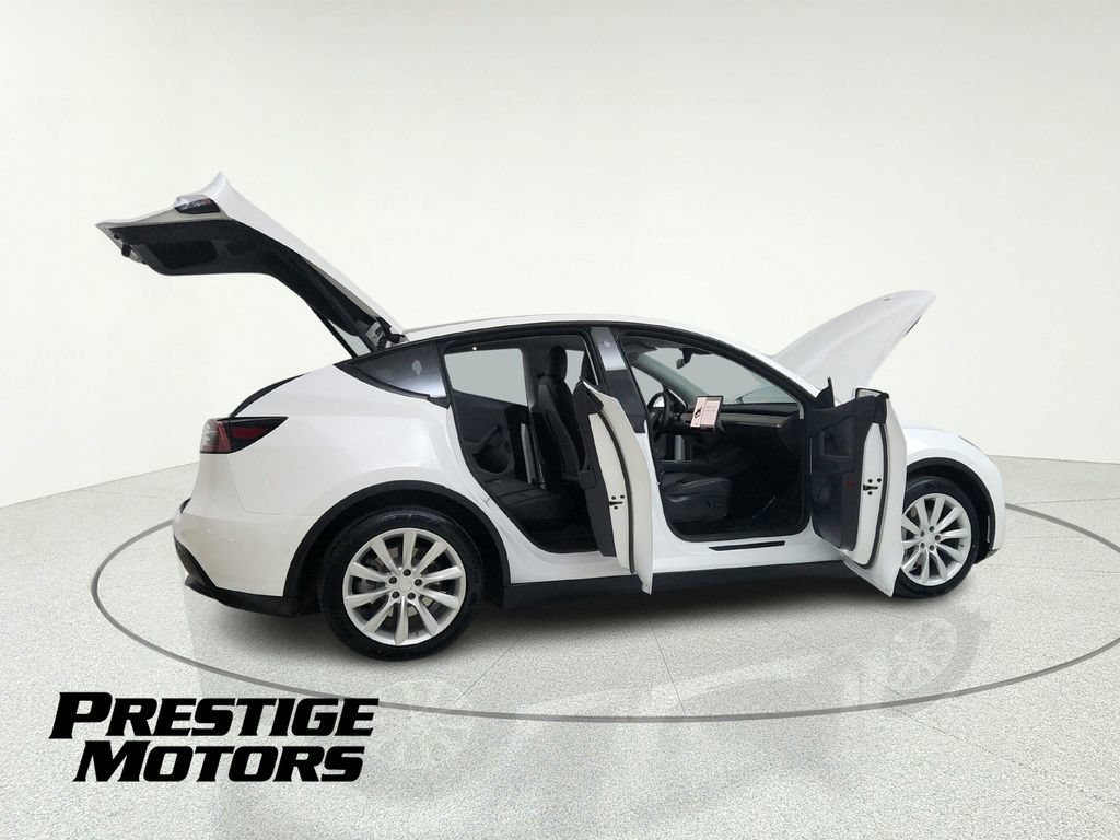 Used 2021 Tesla Model Y Long Range AWD/4WD image 14