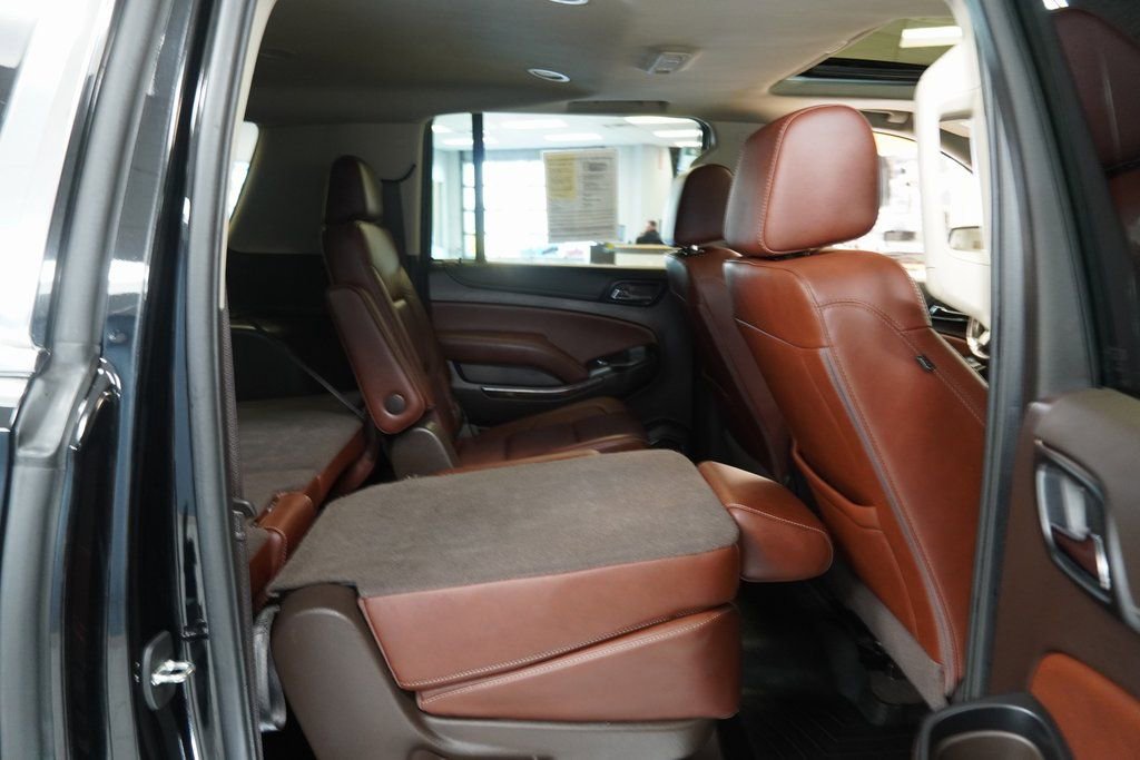 Used 2020 Chevrolet Suburban Premier image 36
