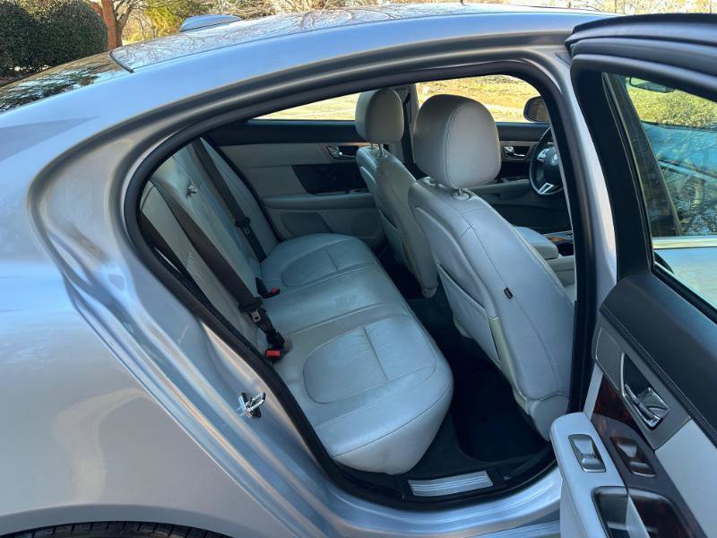Used 2009 Jaguar XF Premium image 37