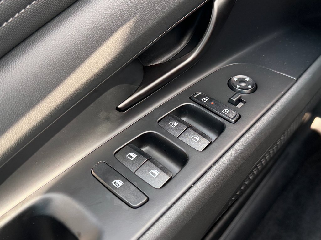 New 2026 Hyundai Elantra SEL Sport FWD image 20