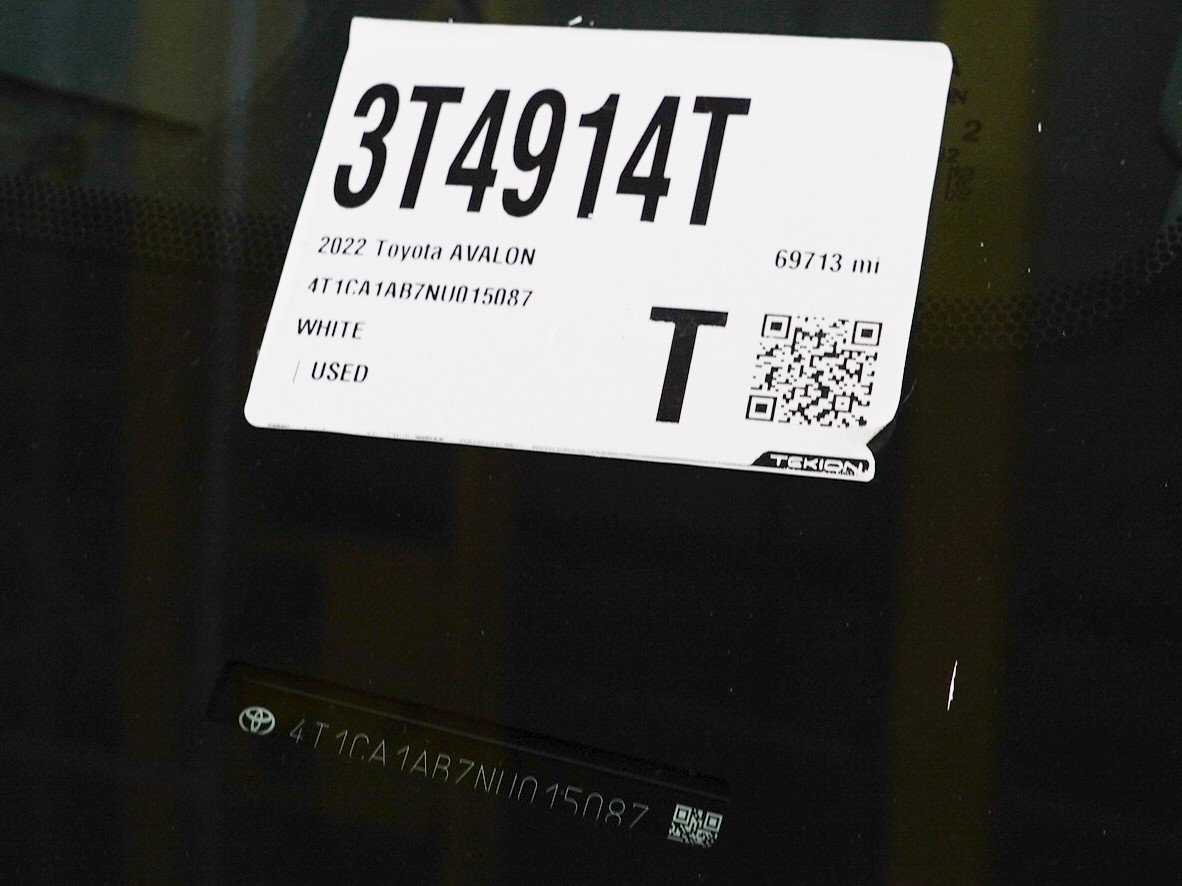 Used 2022 Toyota Avalon Limited FWD image 30