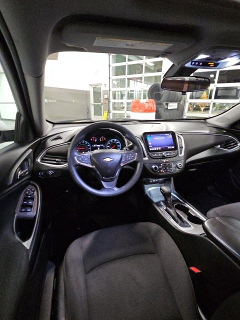 Used 2021 Chevrolet Malibu LT image 24