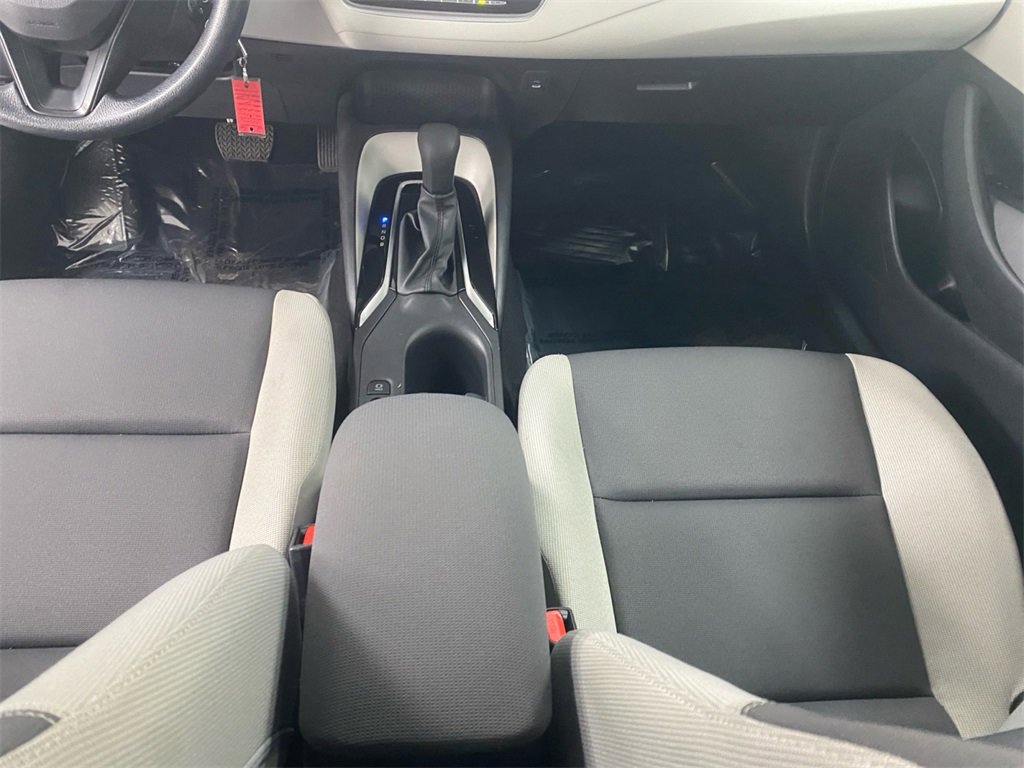 Used 2025 Toyota Corolla LE image 8