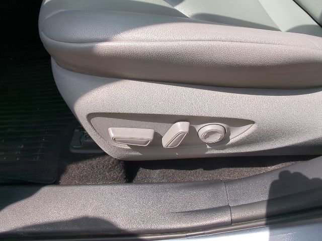 Used 2021 Toyota Highlander XLE image 11