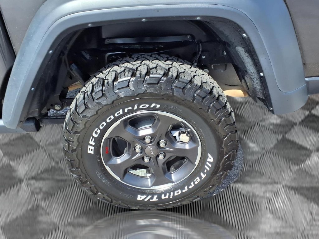 Used 2023 Jeep Gladiator Rubicon w/ Cold Weather Group AWD/4WD image 23