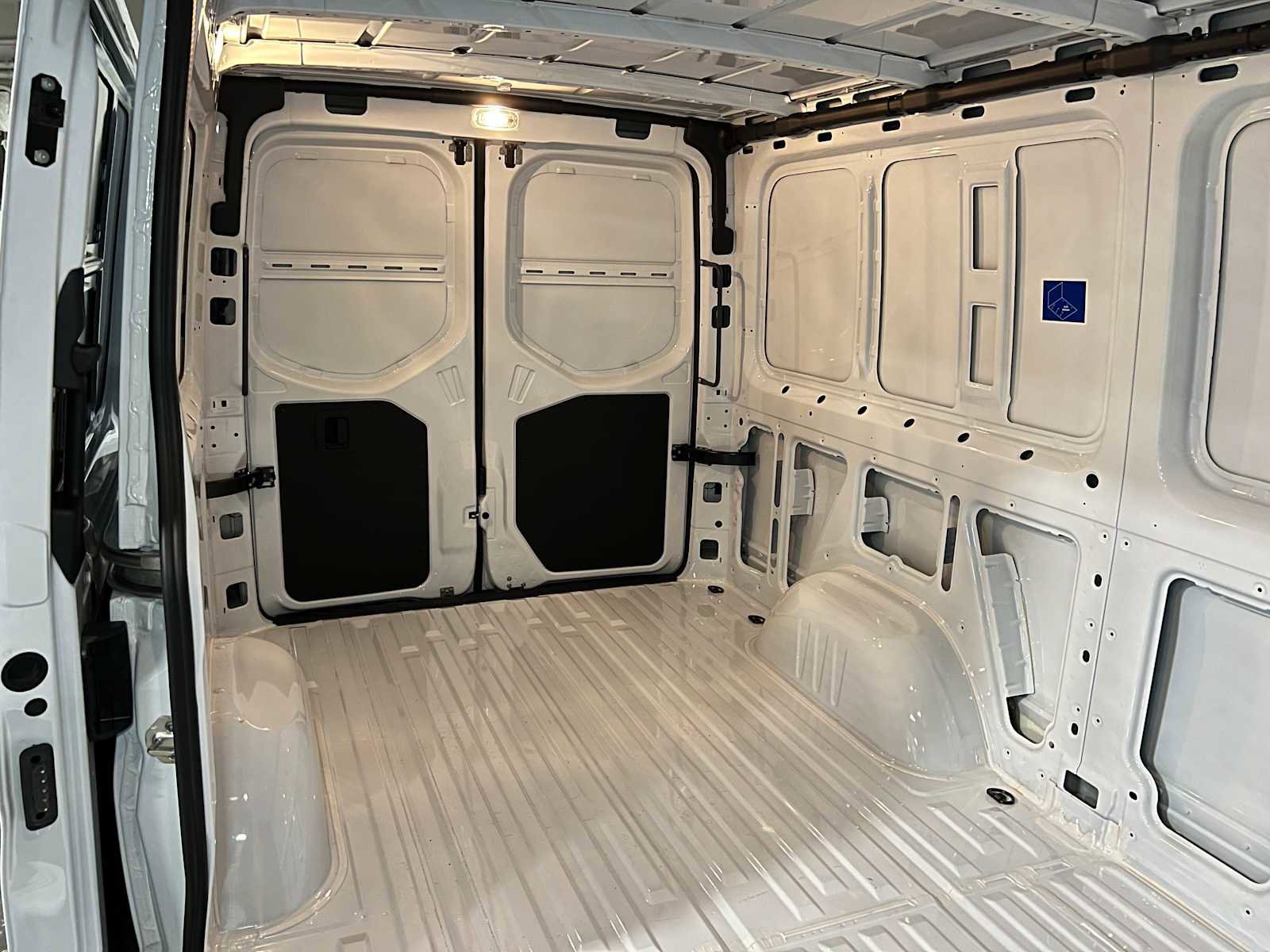 Used 2025 Mercedes-Benz Sprinter 2500 image 14