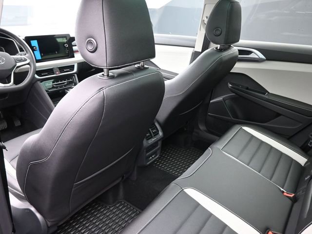 New 2026 Volkswagen Taos SEL image 12