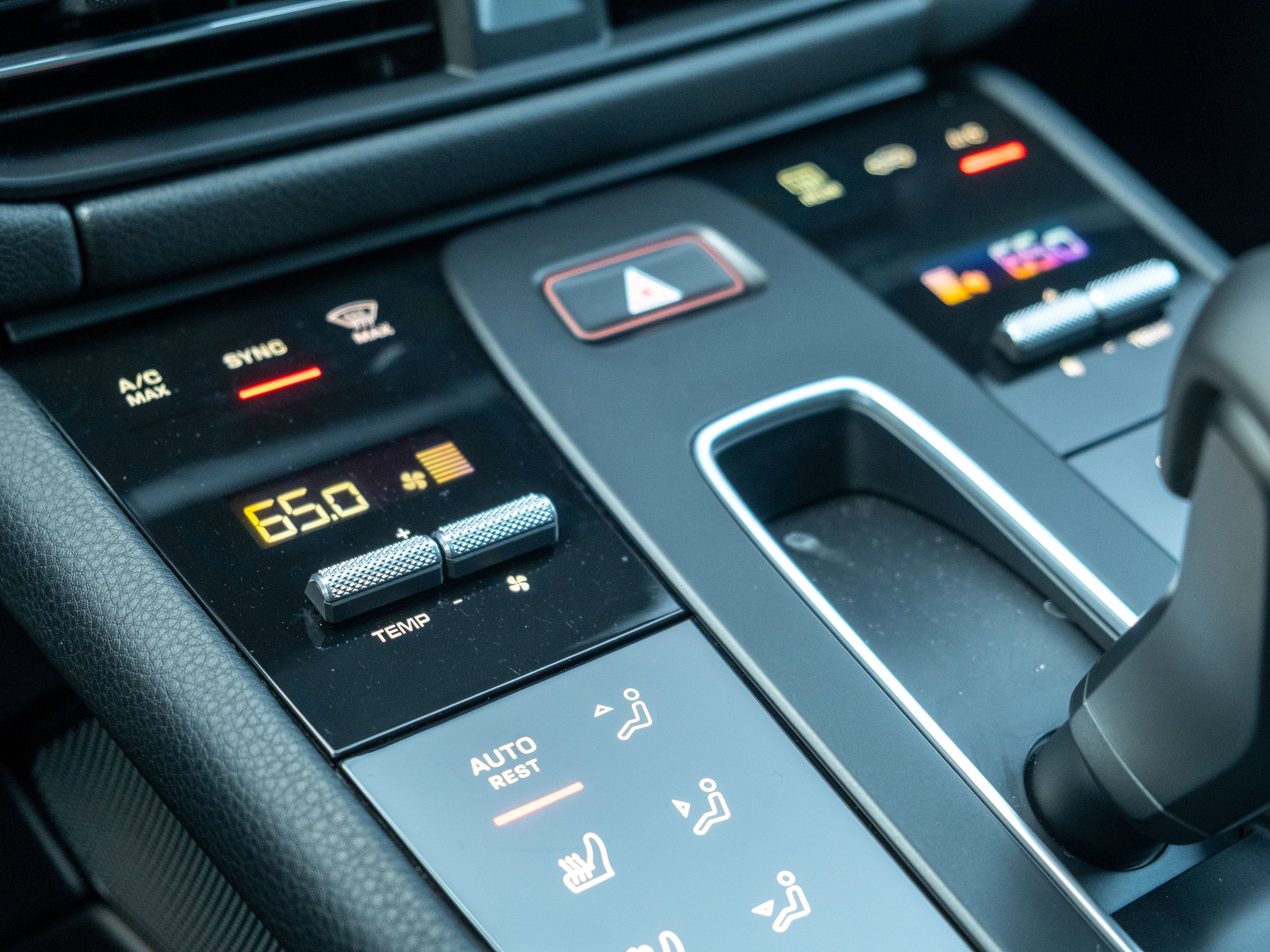 Certified 2026 Porsche Macan AWD/4WD image 26