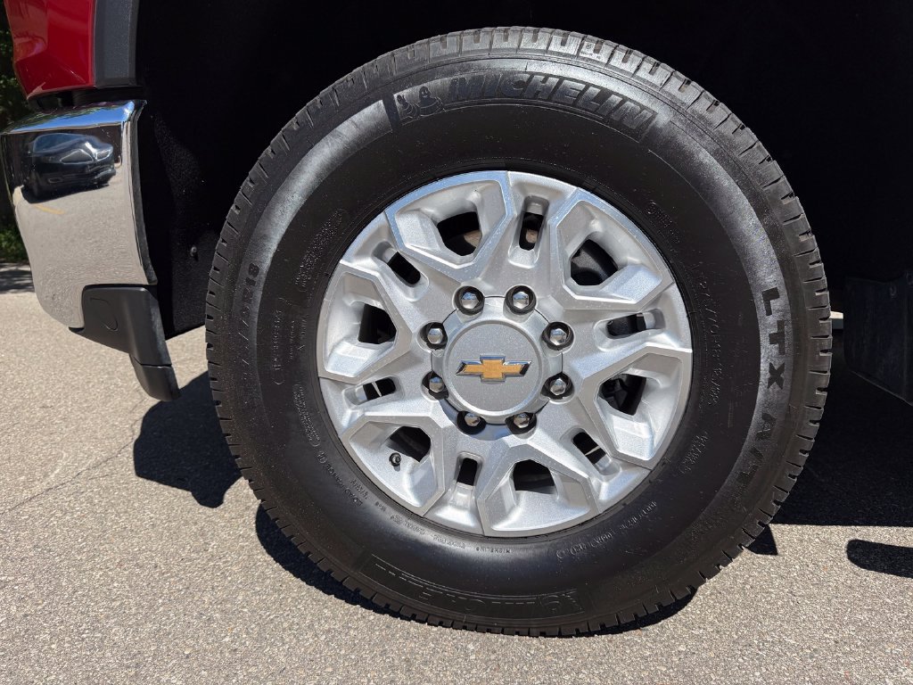 Used 2022 Chevrolet Silverado 2500 LTZ w/ LTZ Convenience Package AWD/4WD image 18