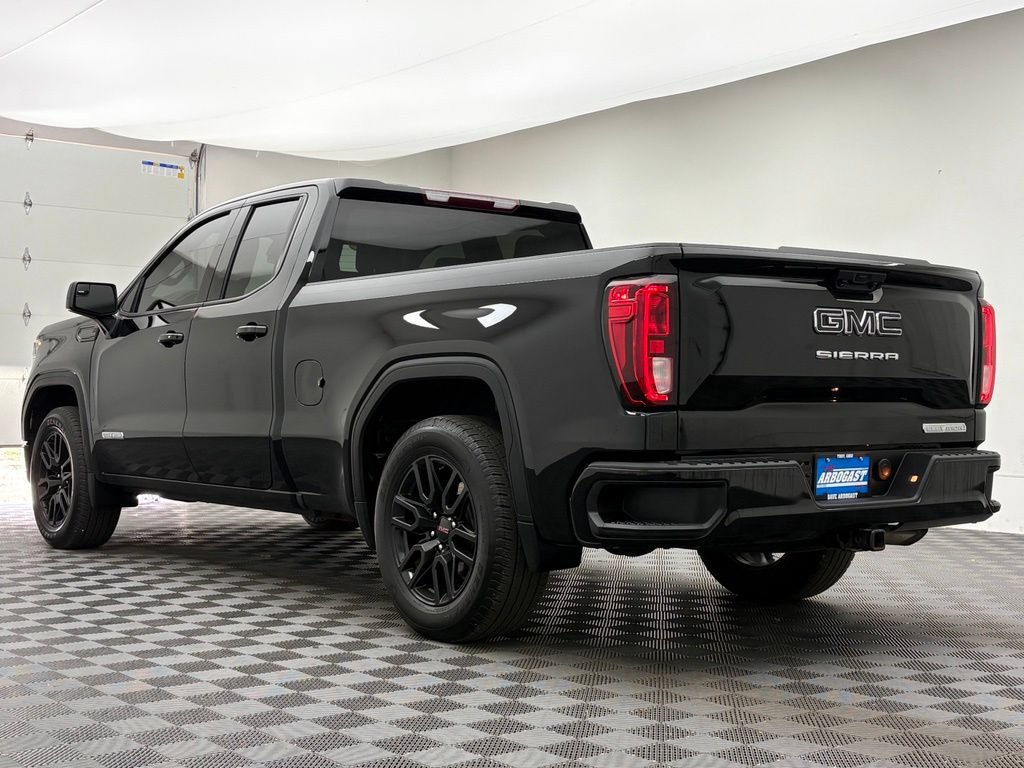 Used 2023 GMC Sierra 1500 Elevation w/ LPO, Elevation Black Package AWD/4WD image 10