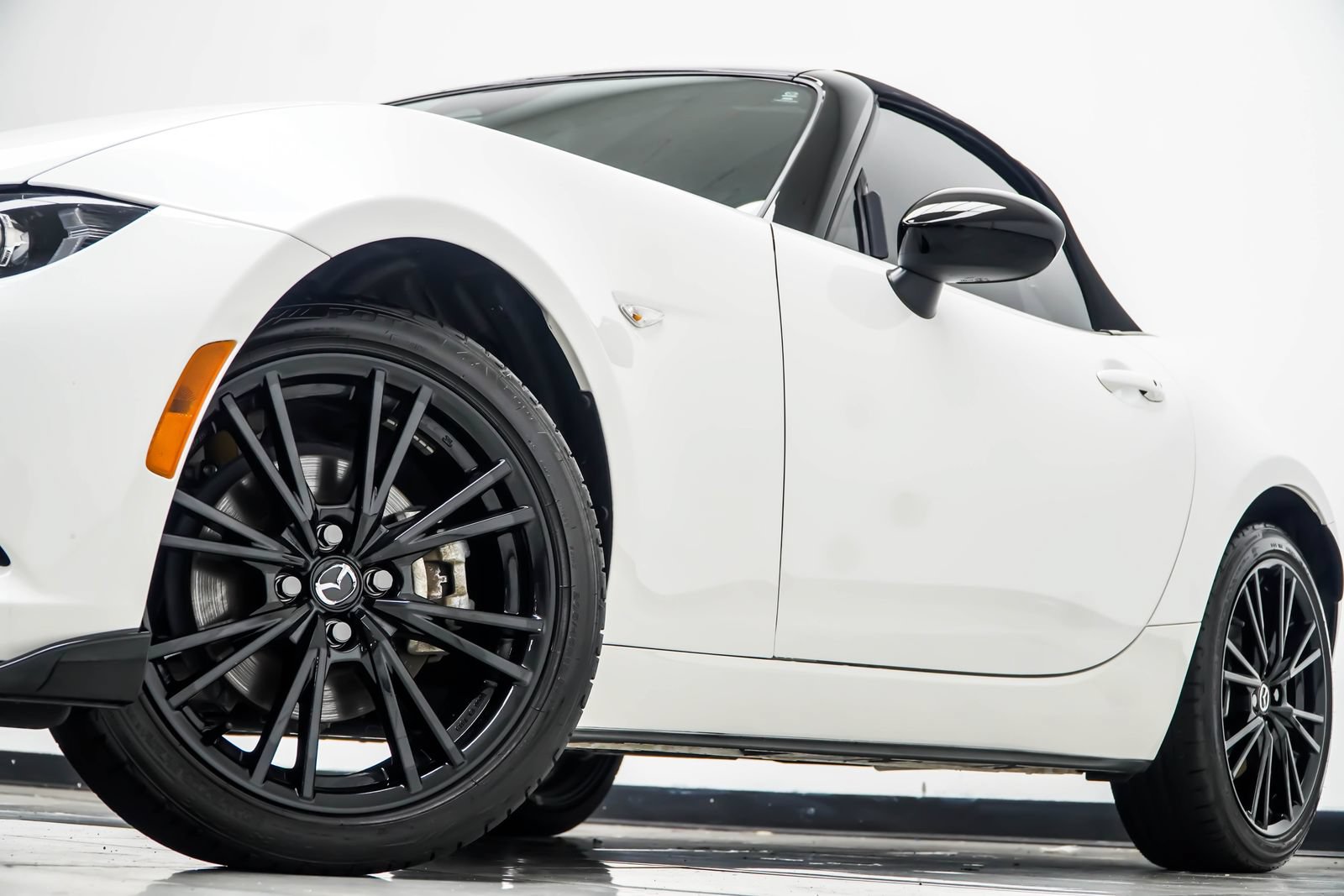 Used 2025 MAZDA MX-5 Miata Club RWD image 3