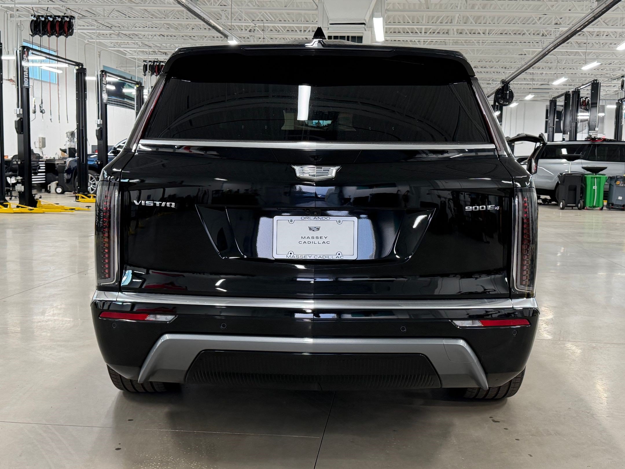 New 2026 Cadillac Vistiq Premium Luxury w/ LPO, Floor Liner Package AWD/4WD image 10