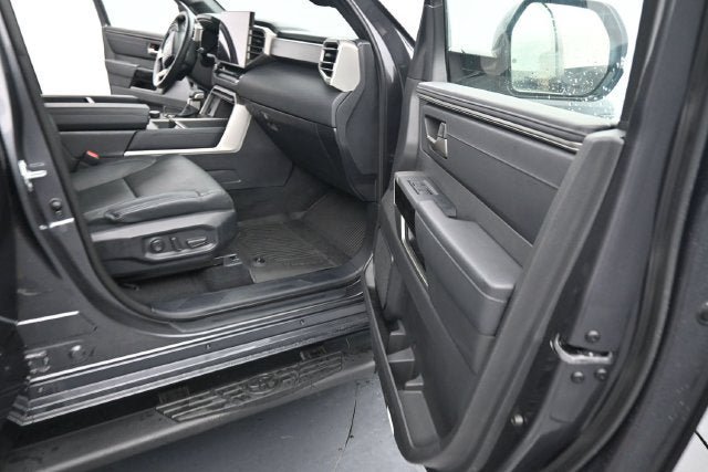 Used 2025 Toyota Tundra Limited AWD/4WD image 14