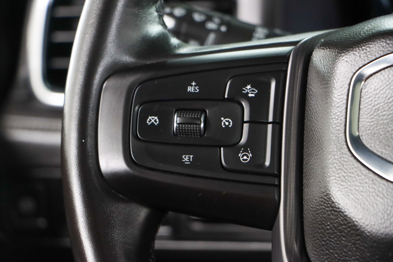 Used 2023 GMC Yukon Denali Ultimate image 14