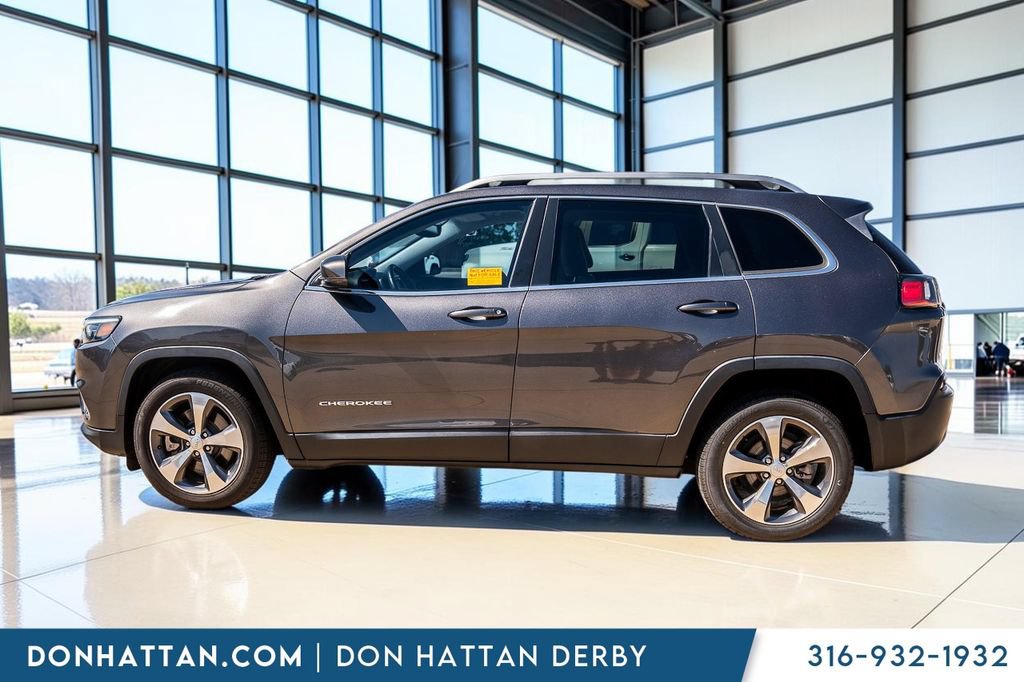 Used 2019 Jeep Cherokee Limited w/ Luxury Group FWD image 2
