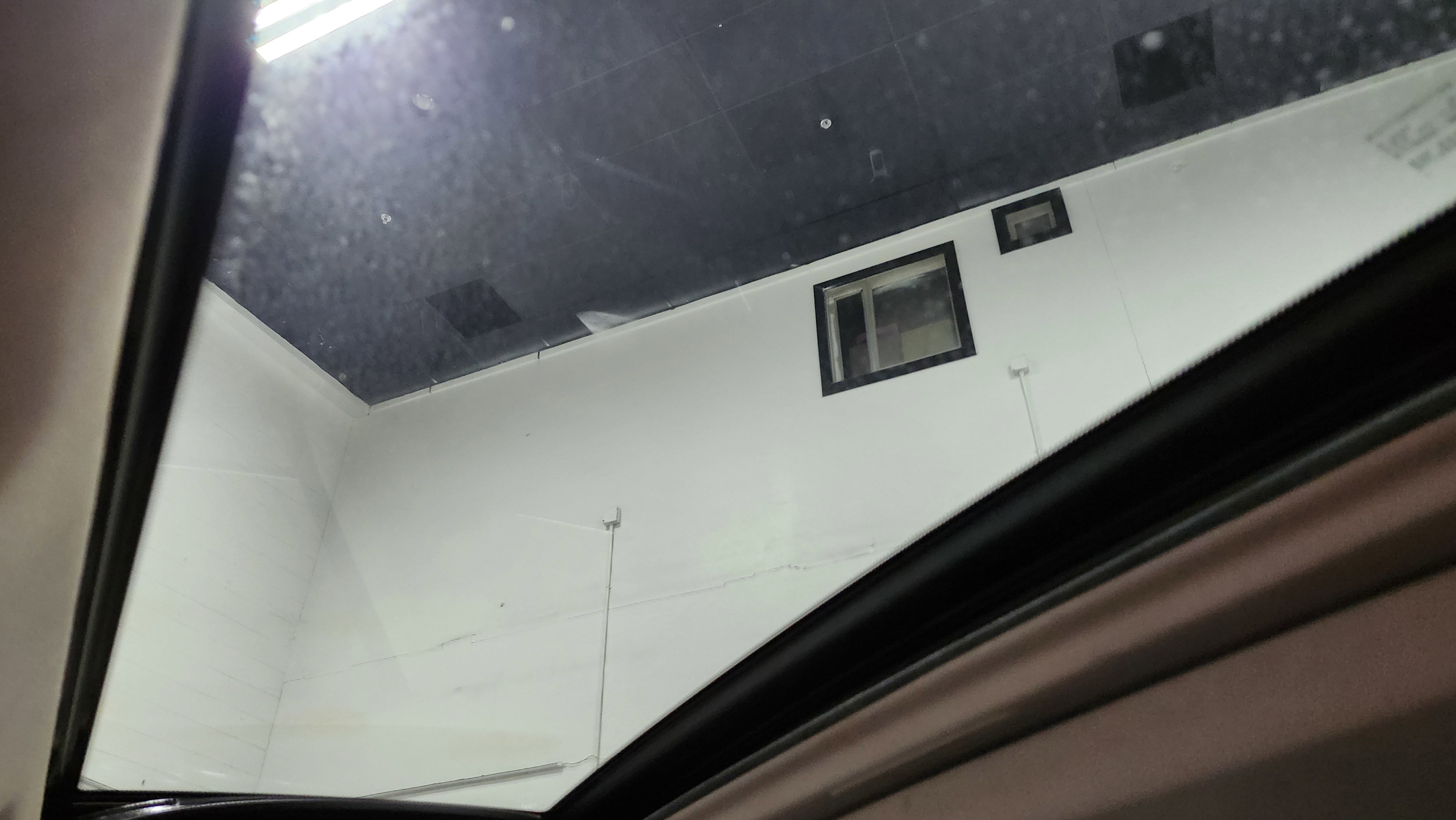 Used 2011 INFINITI FX35 AWD w/ Premium Pkg image 2