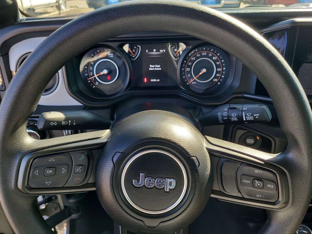 Used 2025 Jeep Wrangler Sport image 27
