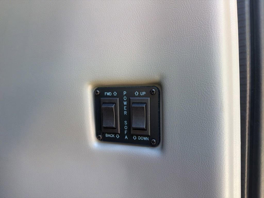 Used 2024 Mercedes-Benz Sprinter 3500 image 11