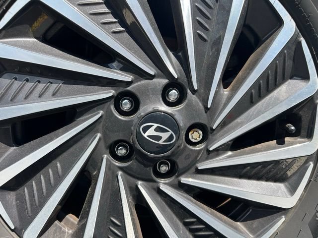 Used 2025 Hyundai Sonata Limited FWD image 8