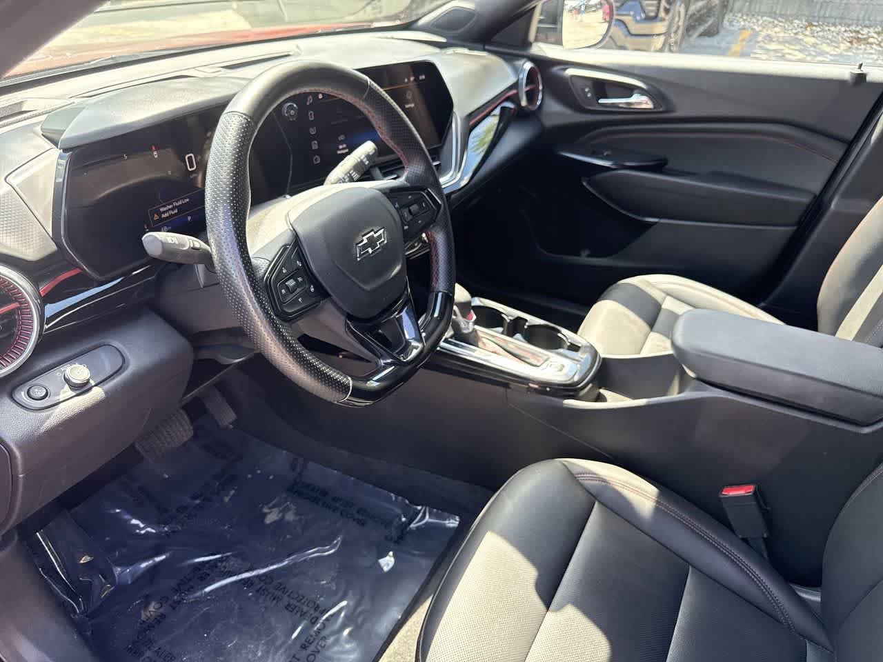 Used 2025 Chevrolet Trax RS w/ Driver Confidence Package FWD image 13
