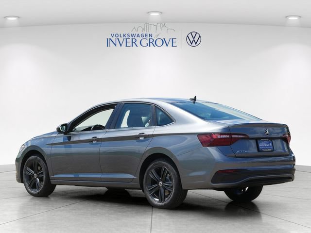 Certified 2022 Volkswagen Jetta SE FWD image 5