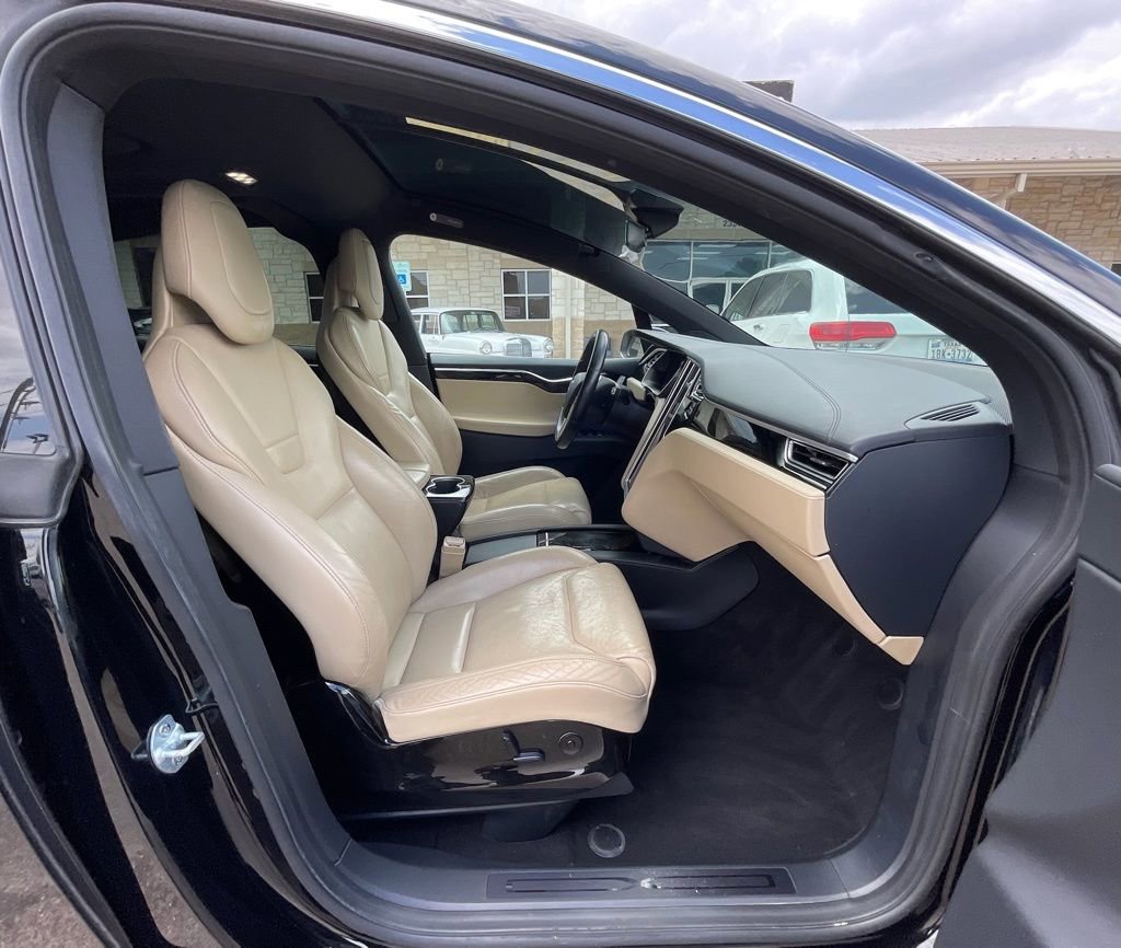 Used 2016 Tesla Model X 75D AWD/4WD image 31