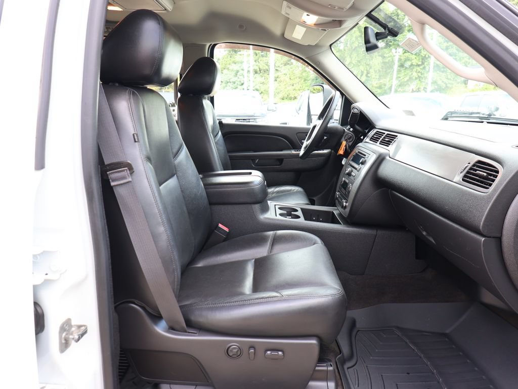 Used 2014 Chevrolet Silverado 2500 LTZ w/ LTZ Plus Package AWD/4WD image 34